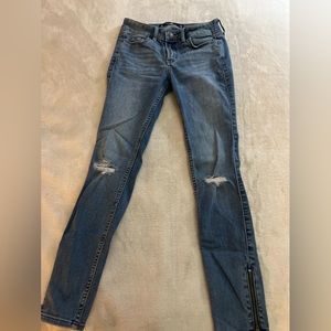 Super cute skinny jeans!